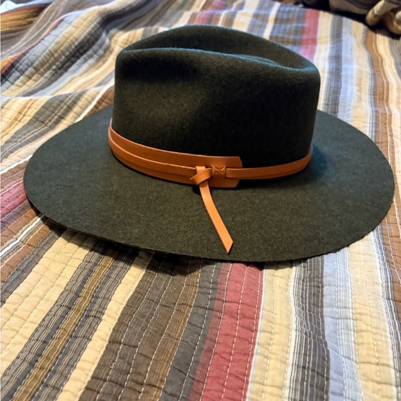 Frye green hat with leather Band - Picture 3 of 5